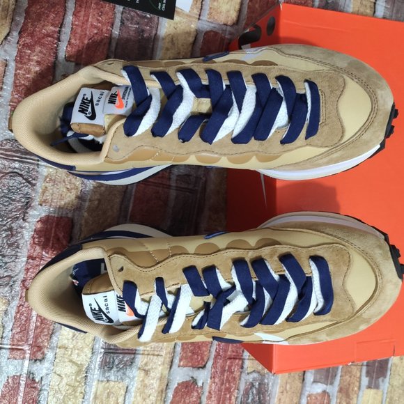 Sacai x Nike Vaporwaffle - Picture 2 of 6